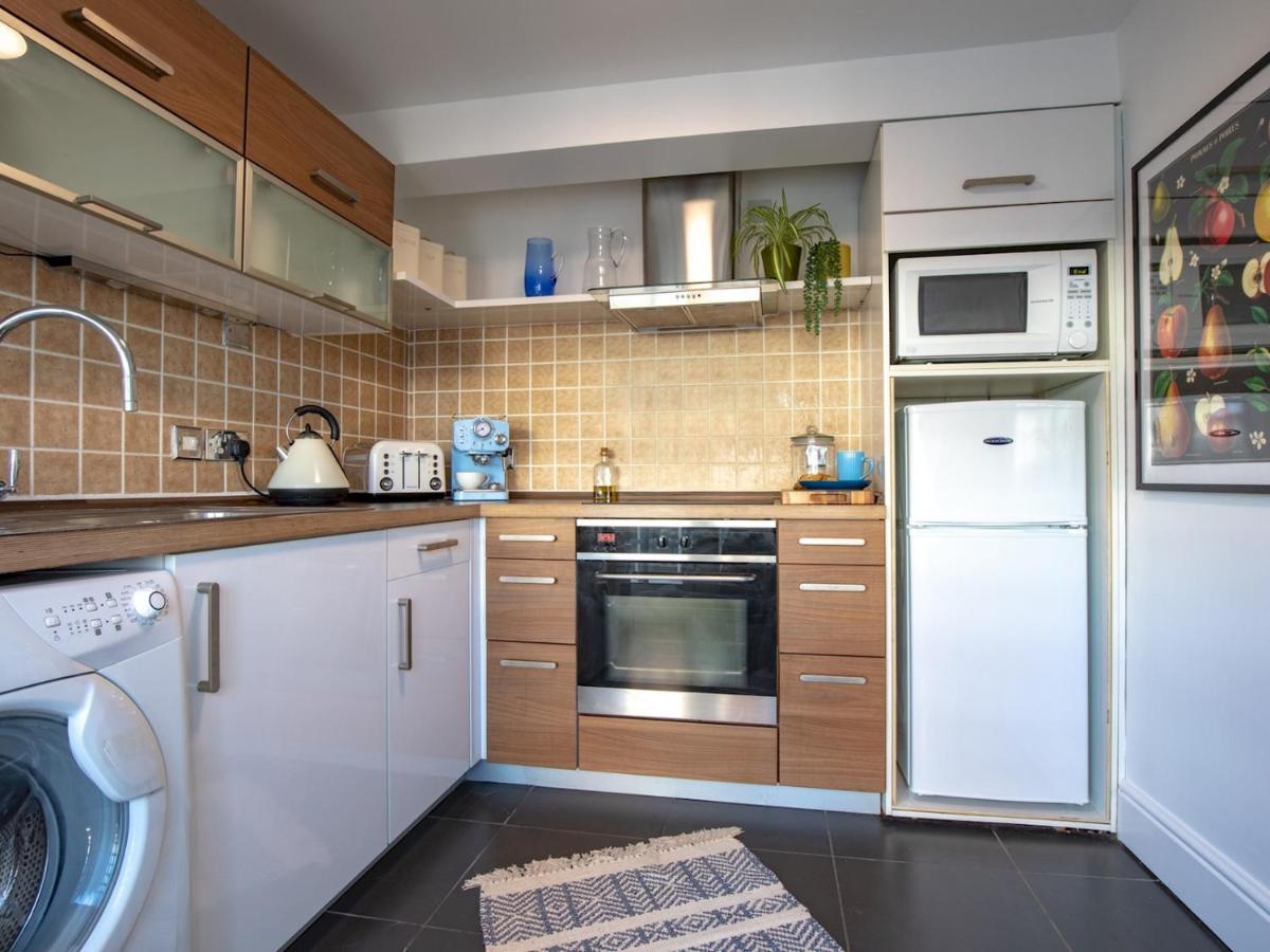 Pass The Keys Art Deco Inspired Apartment With Roof Top Views 슈루즈버리 외부 사진