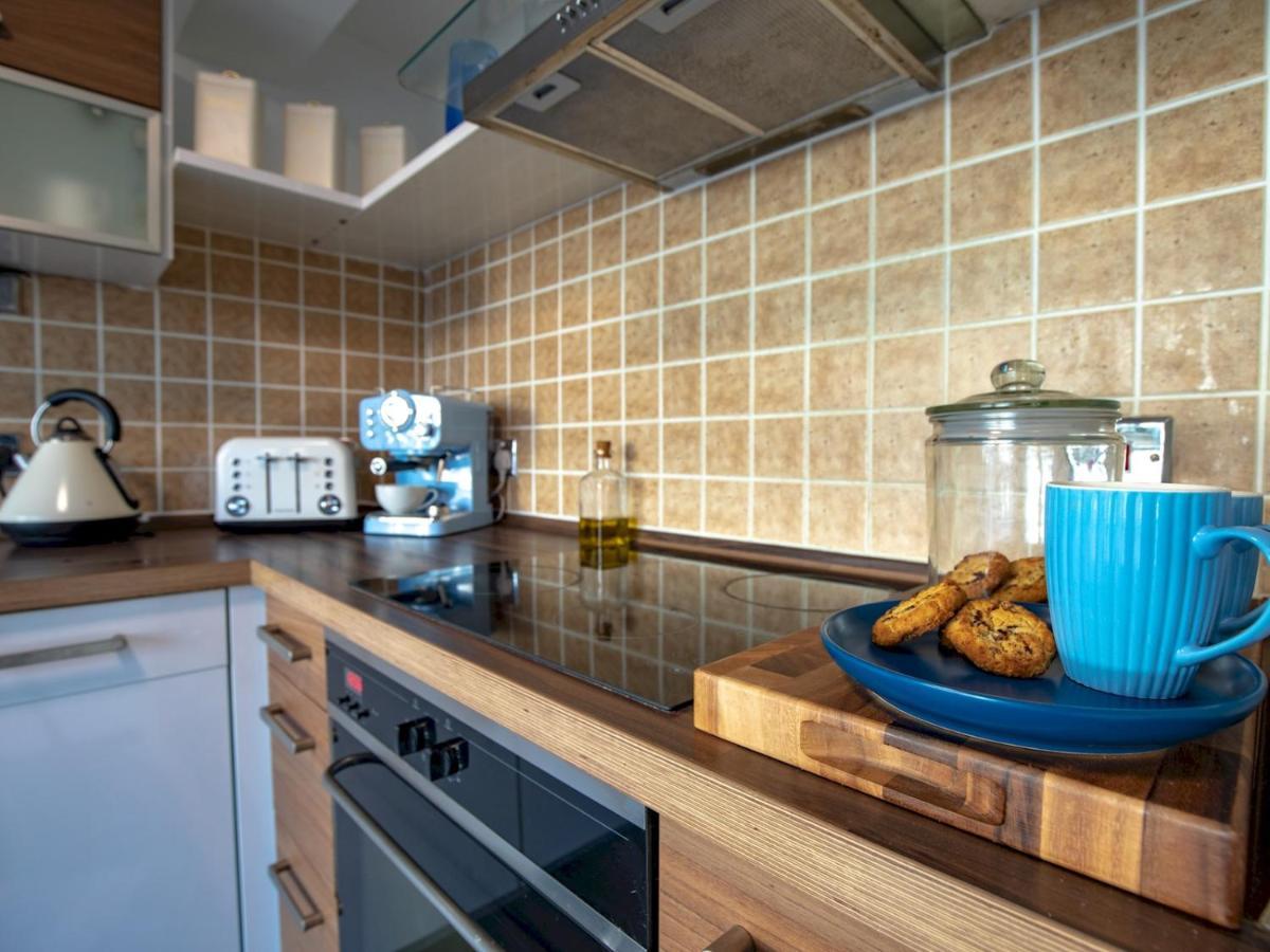 Pass The Keys Art Deco Inspired Apartment With Roof Top Views 슈루즈버리 외부 사진